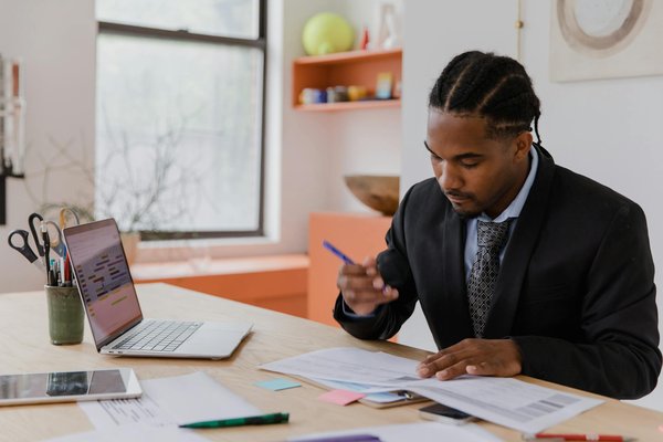 Maximiser l"efficacité des ressources humaines : l"automatisation, la stratégie gagnante des entreprises modernes